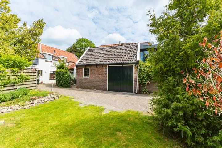 Photo 45 of Hoofdstraat 61