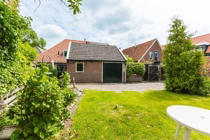 Photo 46 of Hoofdstraat 61