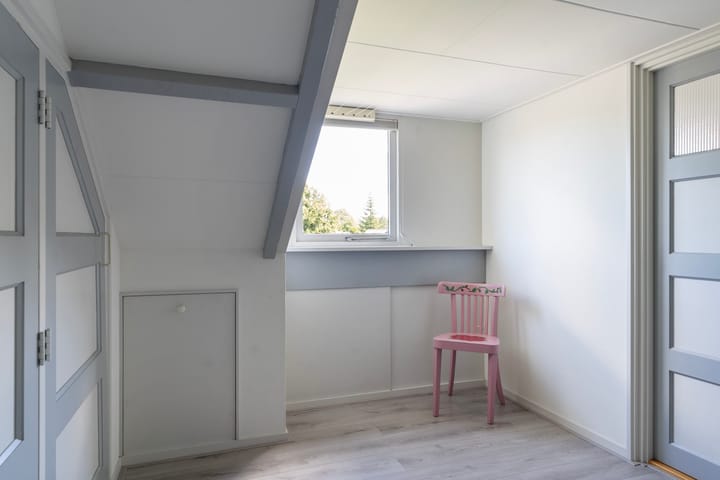 Photo 24 of Skriesstrjitte 35