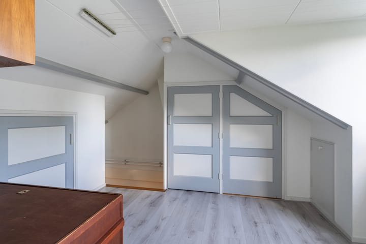 Photo 25 of Skriesstrjitte 35