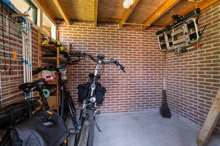 Photo 28 of Skriesstrjitte 35