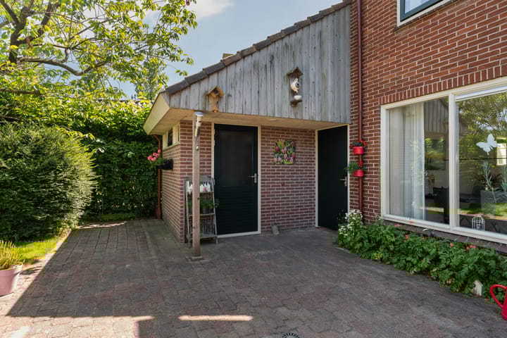 Photo 31 of Skriesstrjitte 35