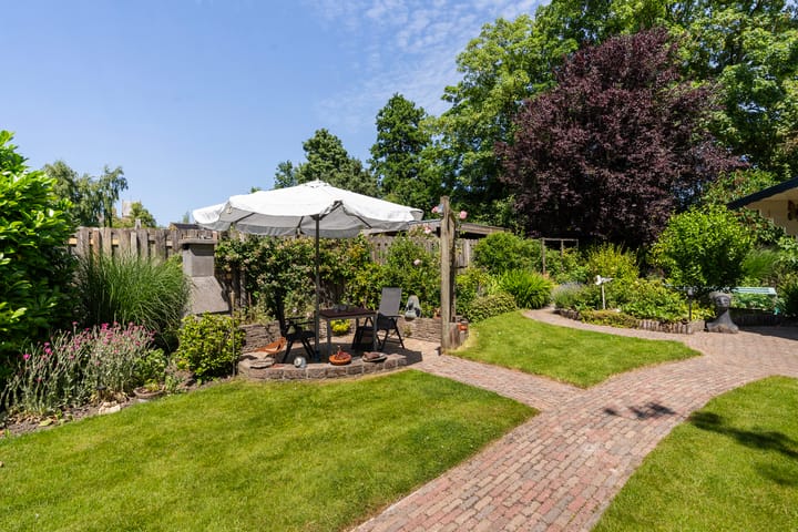 Photo 33 of Skriesstrjitte 35