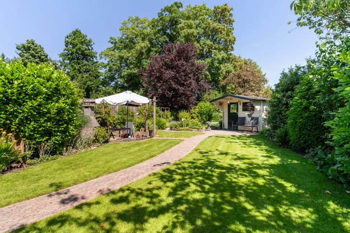 Photo 36 of Skriesstrjitte 35