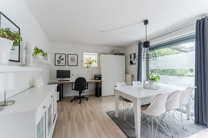 Foto 9 van Regenboog 82