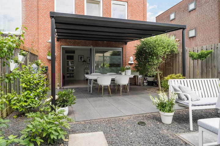 Foto 14 van Regenboog 82