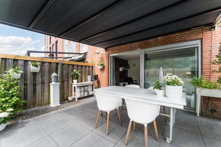 Foto 15 van Regenboog 82