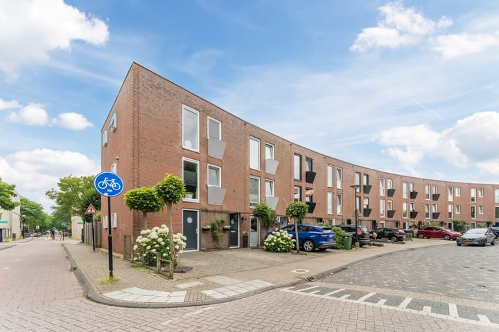 Foto 35 van Regenboog 82