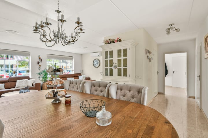 Photo 8 of Hoefbladstraat 12