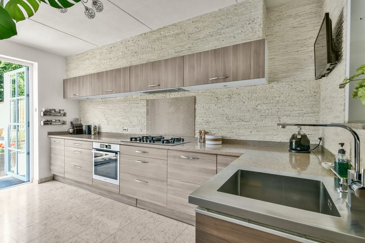 Photo 15 of Hoefbladstraat 12