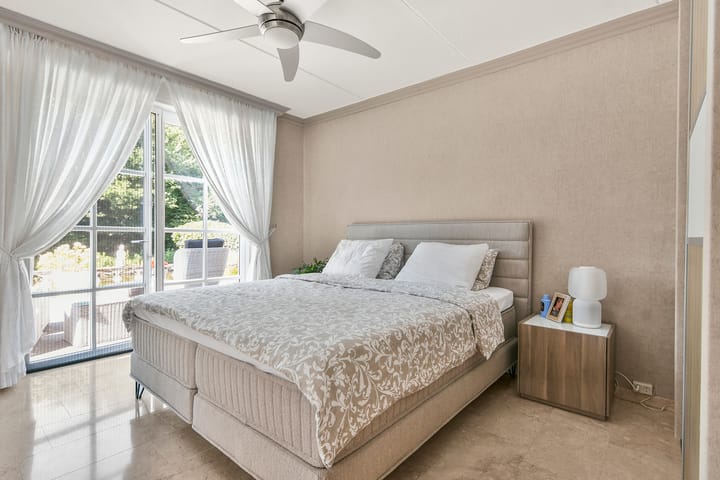 Photo 17 of Hoefbladstraat 12