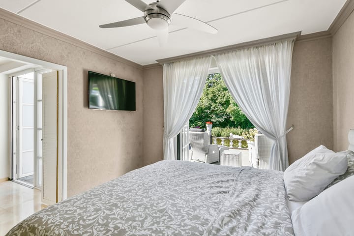 Photo 18 of Hoefbladstraat 12