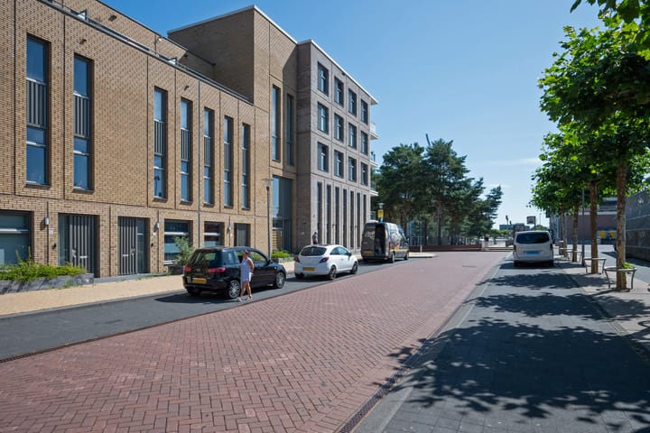 Foto 41 van Stationsplein 59
