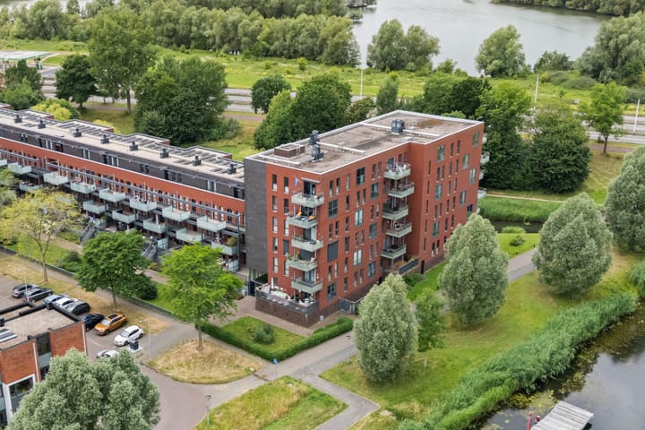 Foto 39 van Veenwortelstraat 85