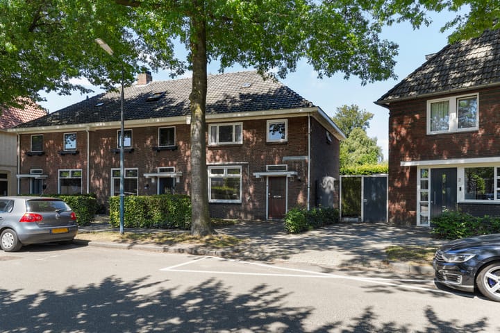 Foto 2 van Burg. Vogelslaan 2