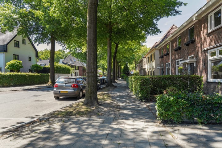 Foto 3 van Burg. Vogelslaan 2