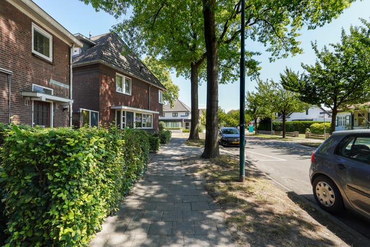 Foto 4 van Burg. Vogelslaan 2