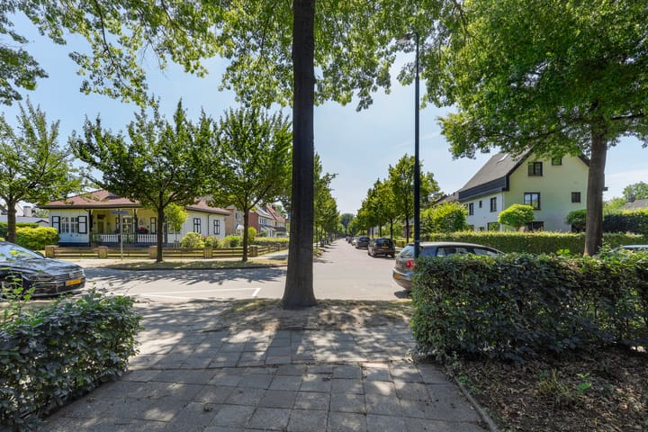 Foto 5 van Burg. Vogelslaan 2