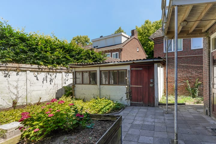 Foto 38 van Burg. Vogelslaan 2