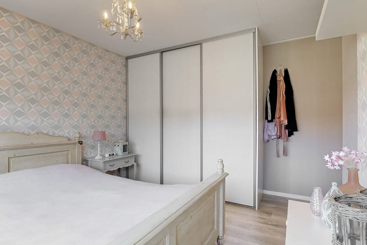 Photo 17 of Dokter Pinxterplantsoen 31