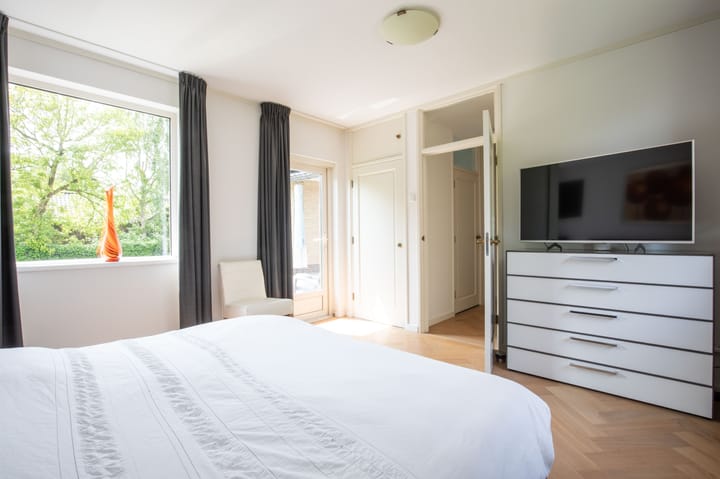 Photo 18 of Oosteinderweg 438