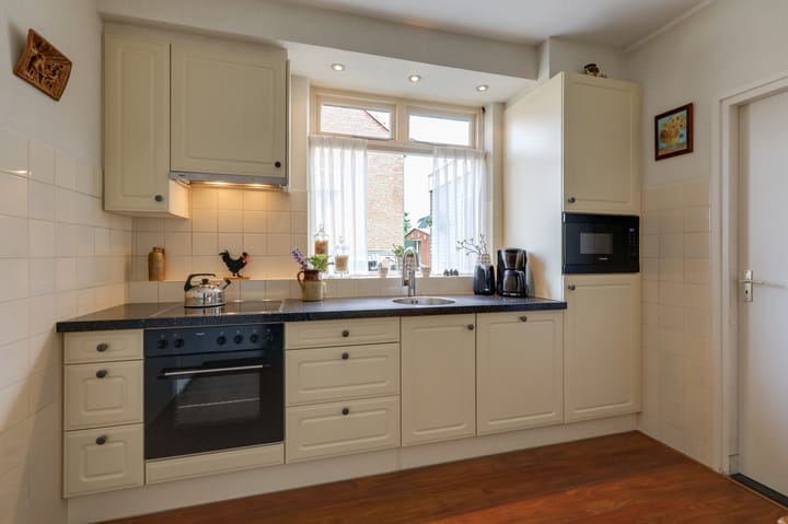 Foto 14 van Dr.Poelsstraat 11