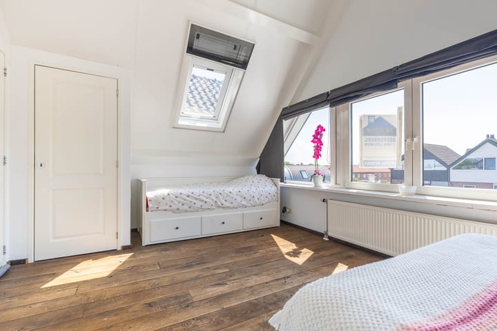 Foto 23 van Meidoornlaan 22