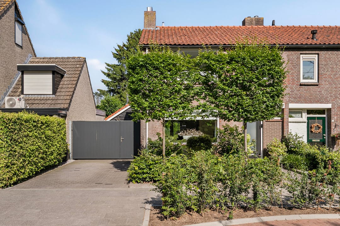 Foto 1 van Burgemeester van Poppelstraat 130