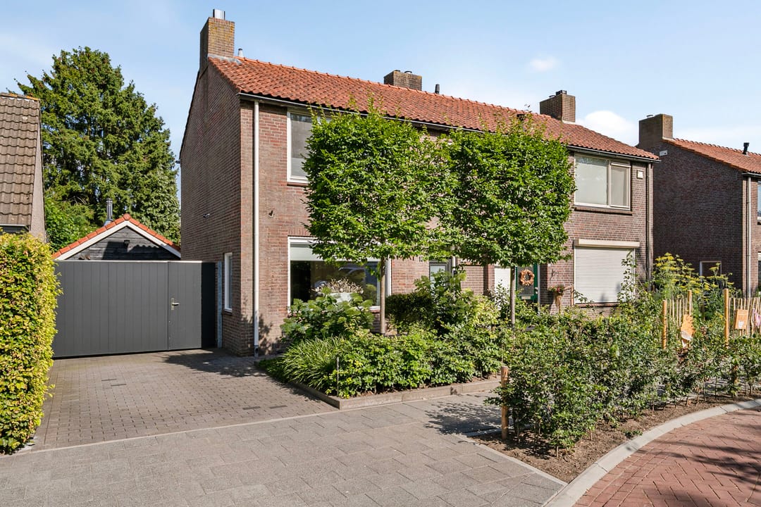 Foto 2 van Burgemeester van Poppelstraat 130