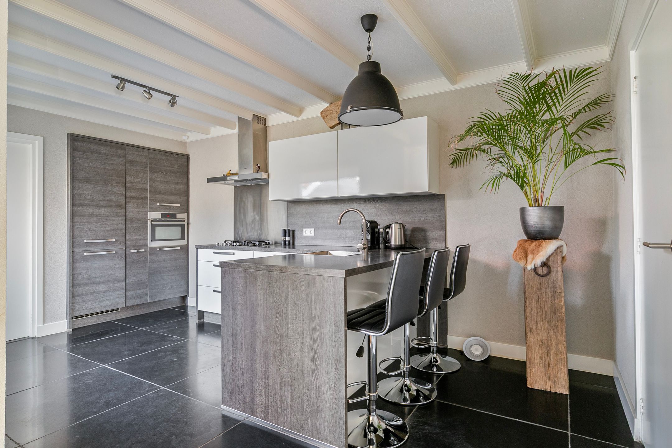 Foto 6 van Burgemeester van Poppelstraat 130