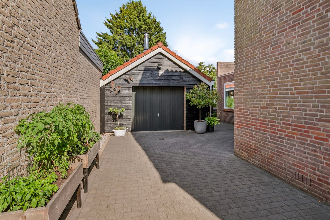 Foto 26 van Burgemeester van Poppelstraat 130