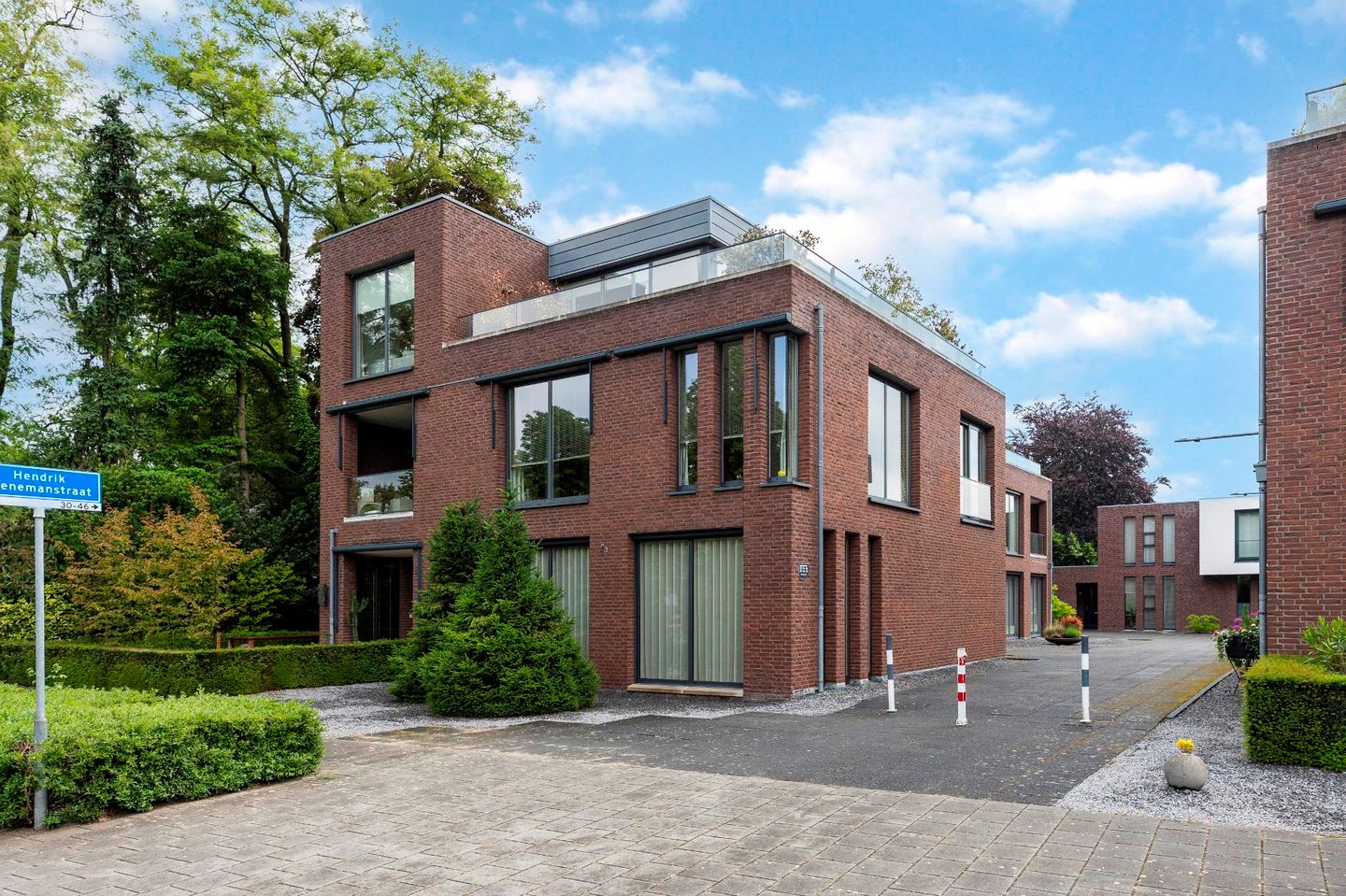 Foto 50 van Hendrik Veenemanstraat 42