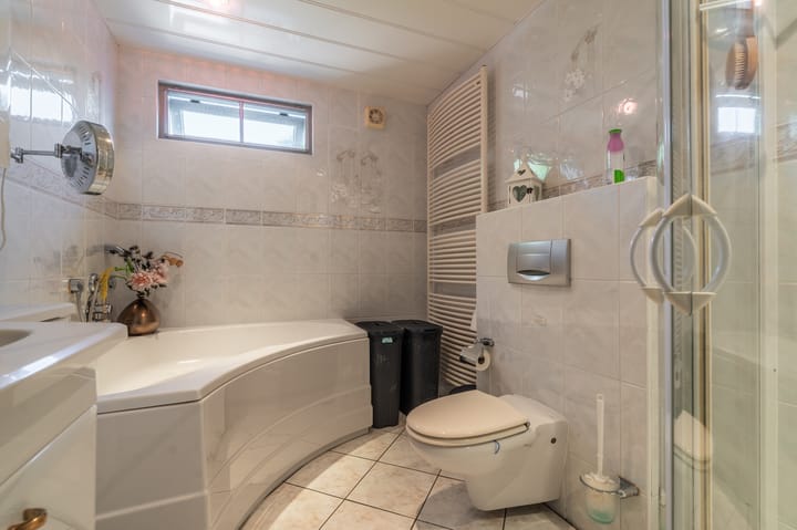 Photo 4 of Anne Frankstraat 1