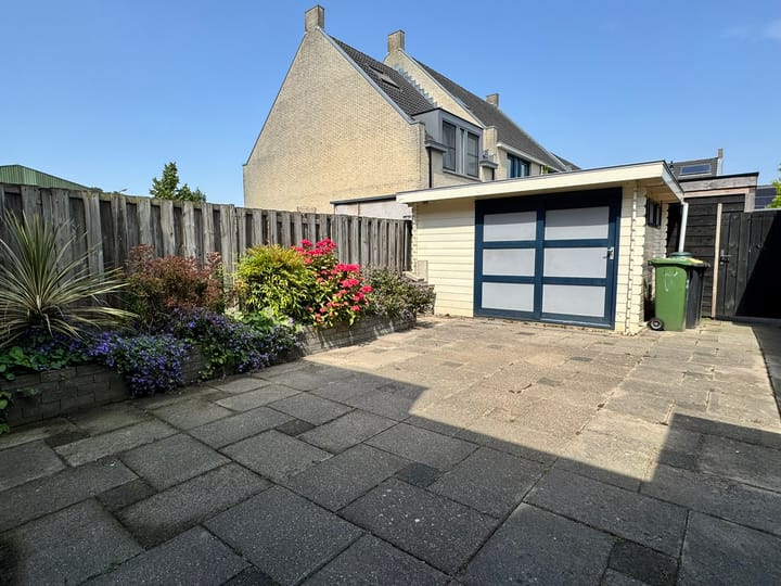 Photo 24 of De Vooruitgang 37