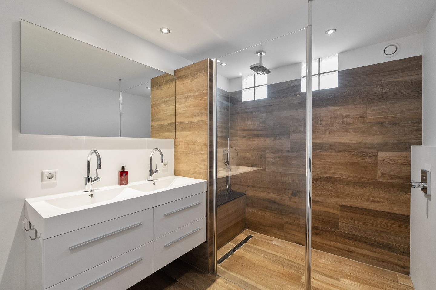 Foto 29 van Van de Veldelaan 986