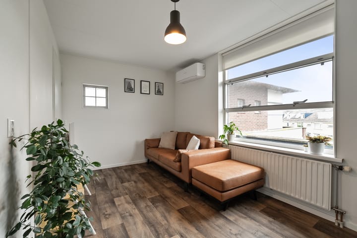 Foto 32 van Van de Veldelaan 986