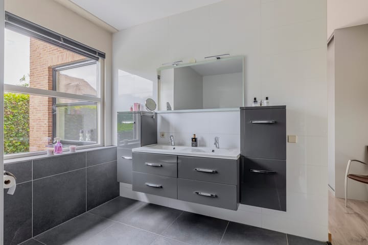 Photo 44 of Jan Steenstraat 46-A