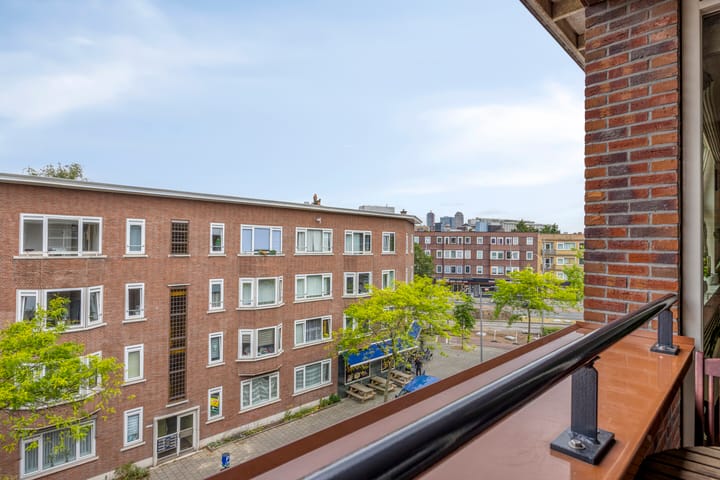 Photo 17 of Ebenhaëzerstraat 9-E