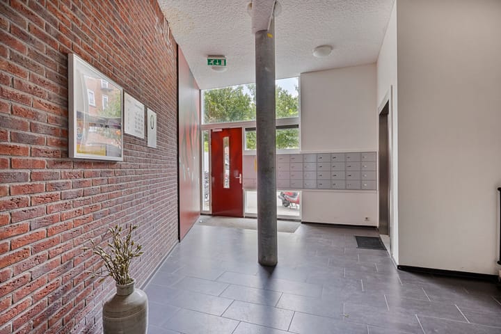 Photo 27 of Ebenhaëzerstraat 9-E