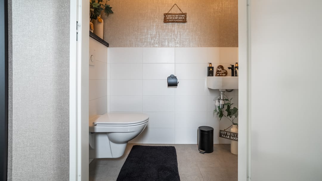 Photo 16 of Adriaen Brouwerstraat 24
