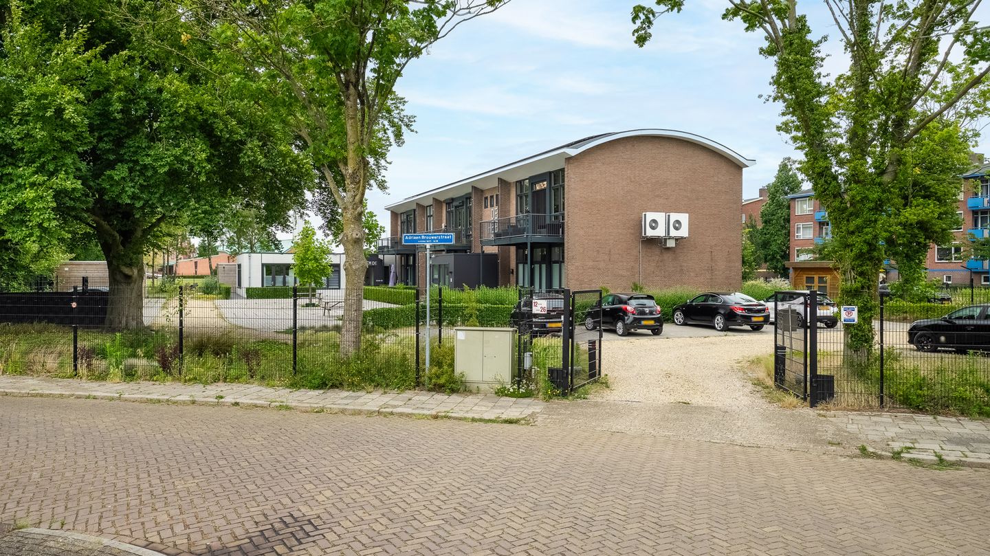 Photo 29 of Adriaen Brouwerstraat 24
