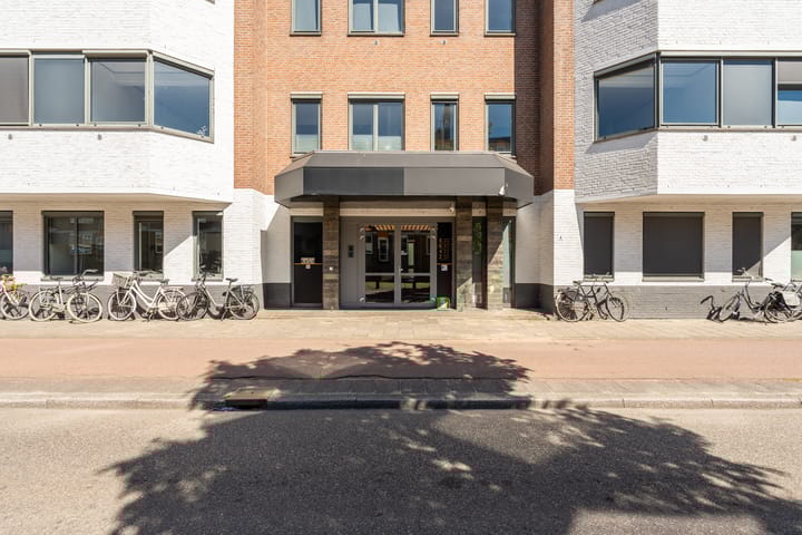 Photo 39 of Kalverstraat 2-10