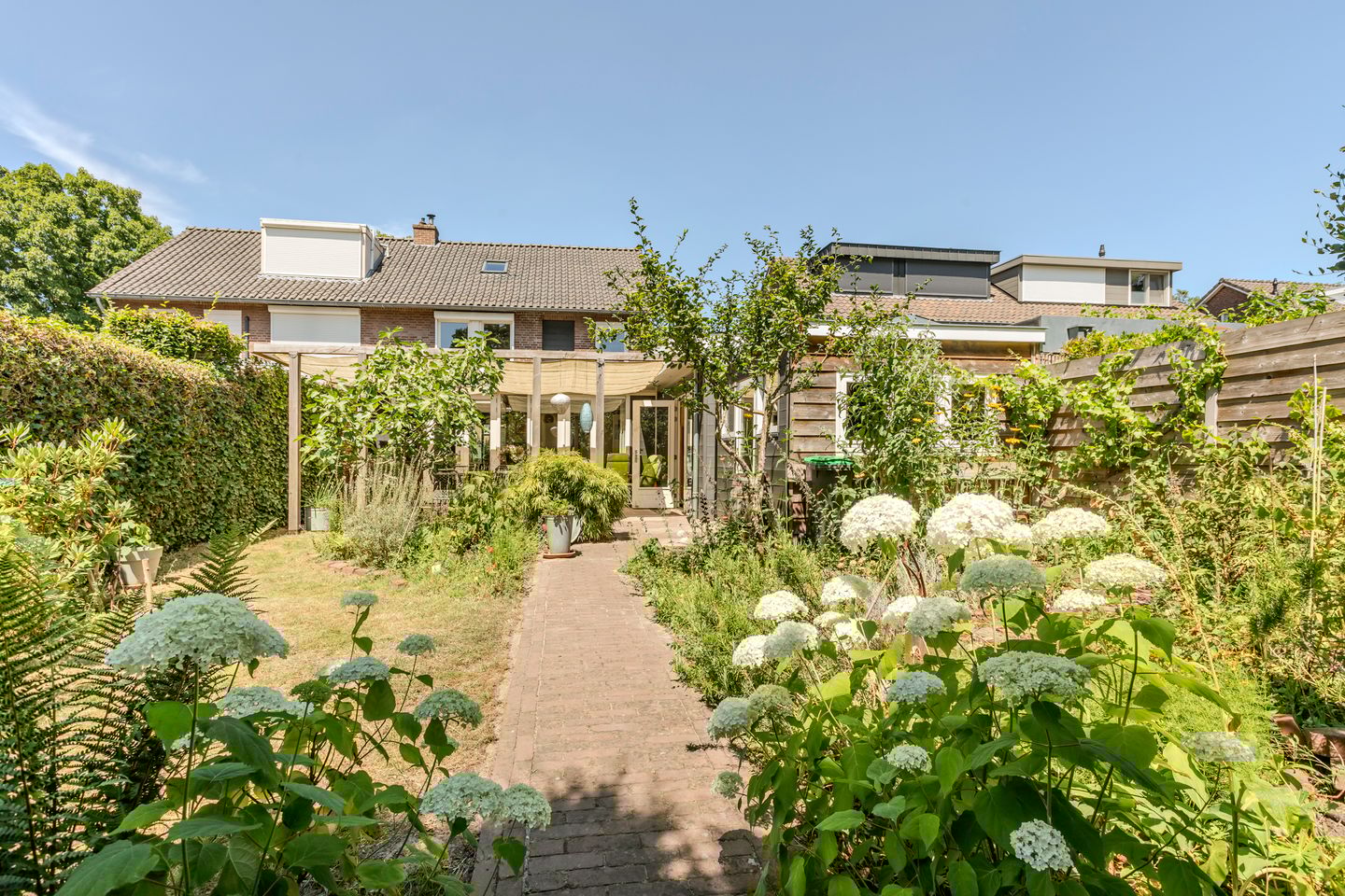 Foto 70 van Duizendschoonstraat 35