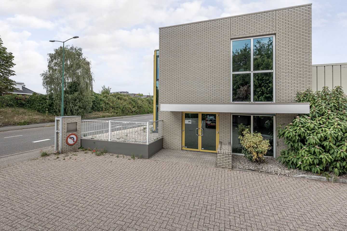 View photo 4 of Bayeuxlaan 9