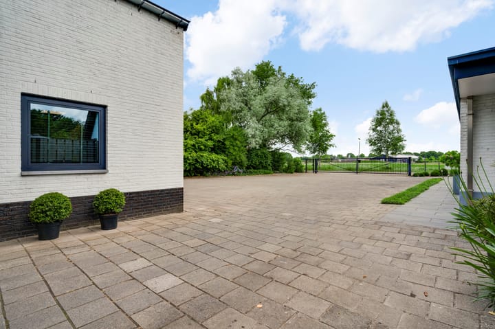 Photo 14 of Grensweg 4