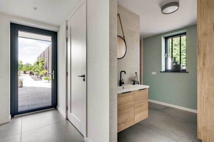 Photo 31 of Grensweg 4