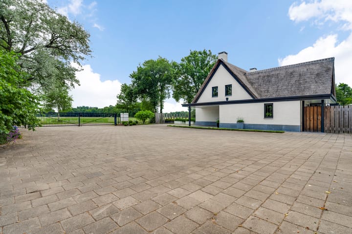 Photo 10 of Grensweg 4