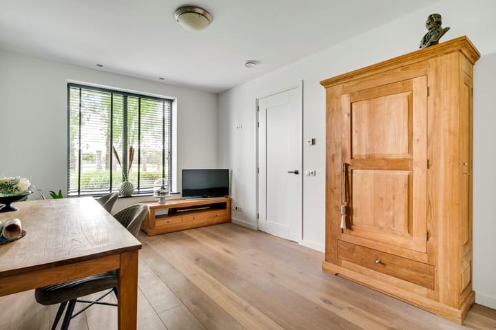 Photo 35 of Grensweg 4