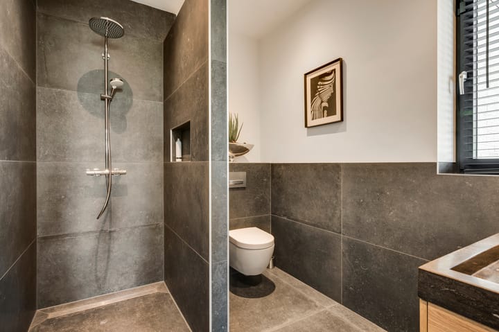 Photo 36 of Grensweg 4