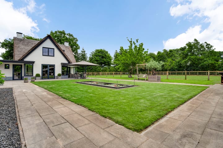 Photo 60 of Grensweg 4